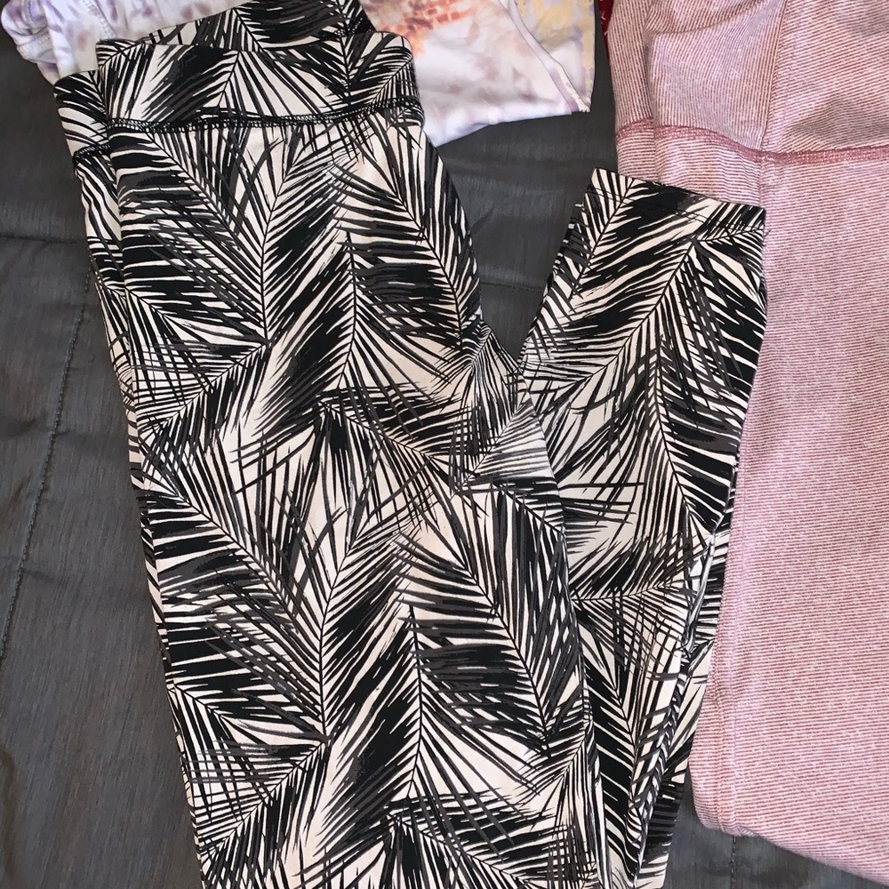 Pink leggings bundle - Picture 2 of 6